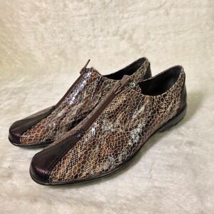 Vaneli Sport Loafers Brown Snakeskin Zip Front Sneakers Womens 9.5 Slim